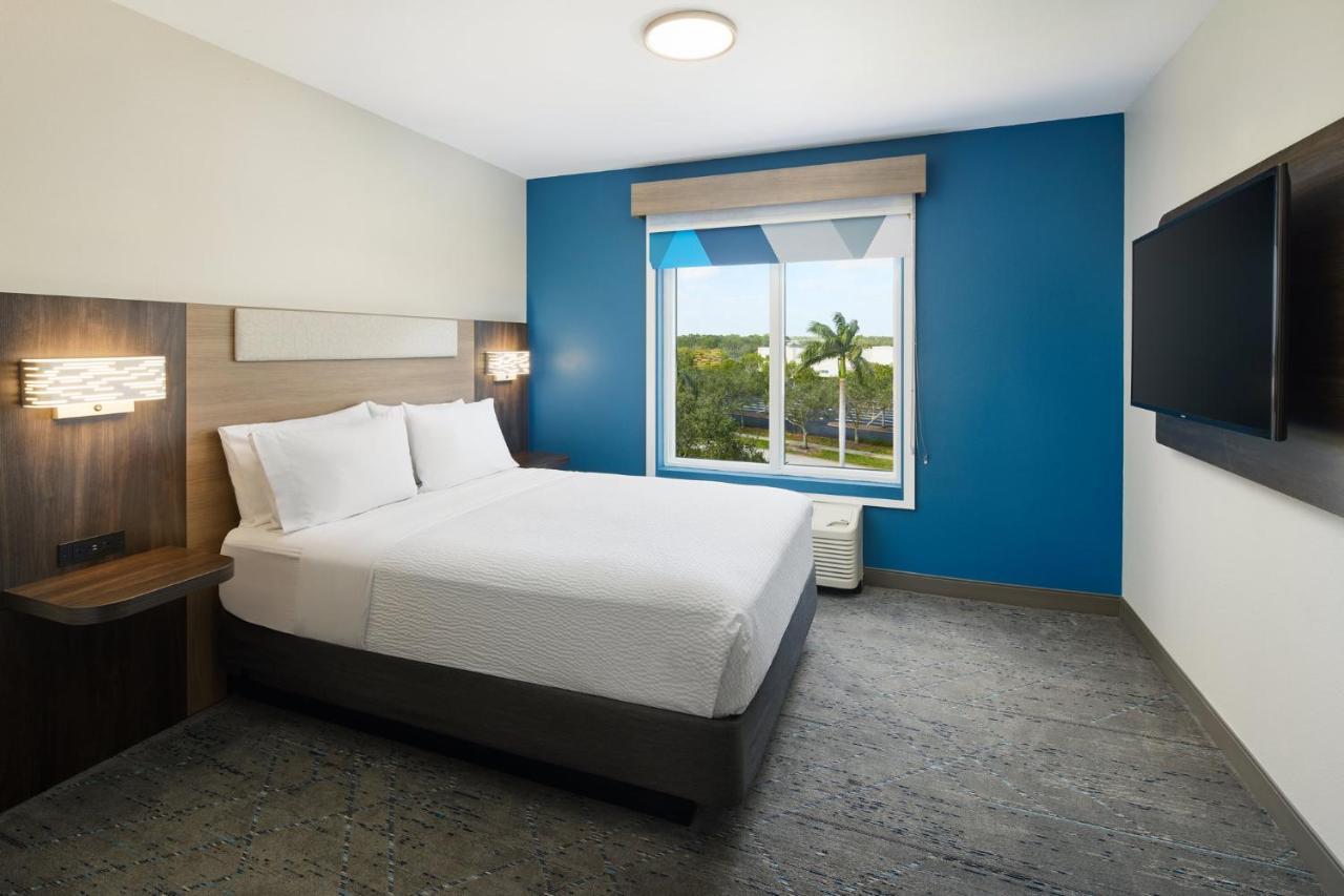 Holiday Inn Express Hotel & Suites Port St. Lucie West By Ihg Bagian luar foto